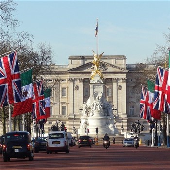 London, Buckingham Palace & Houses of Parliament
