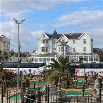 Perfect Paignton with FREE BAR